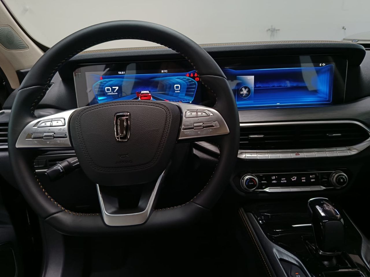 Bestune T77 1.5T  165 CV AUTOMATICO - Foto 2