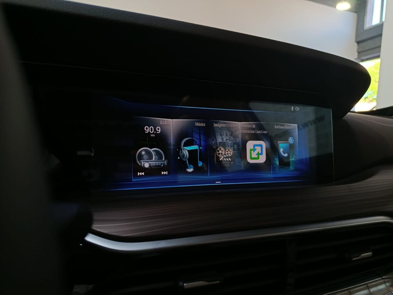 Bestune T77 1.5T  165 CV AUTOMATICO - Foto 2