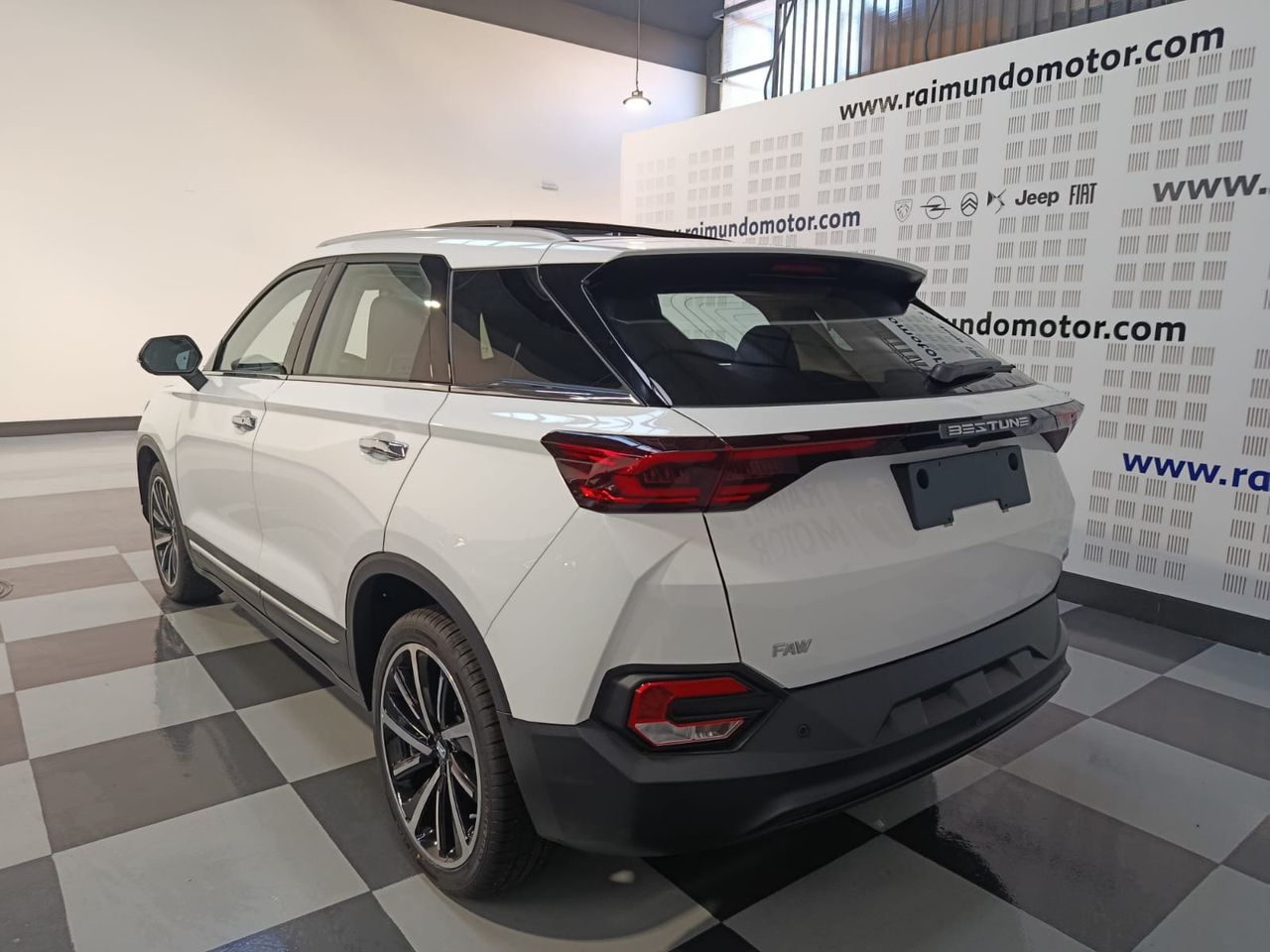 Bestune T77 1.5T  165 CV AUTOMATICO - Foto 2