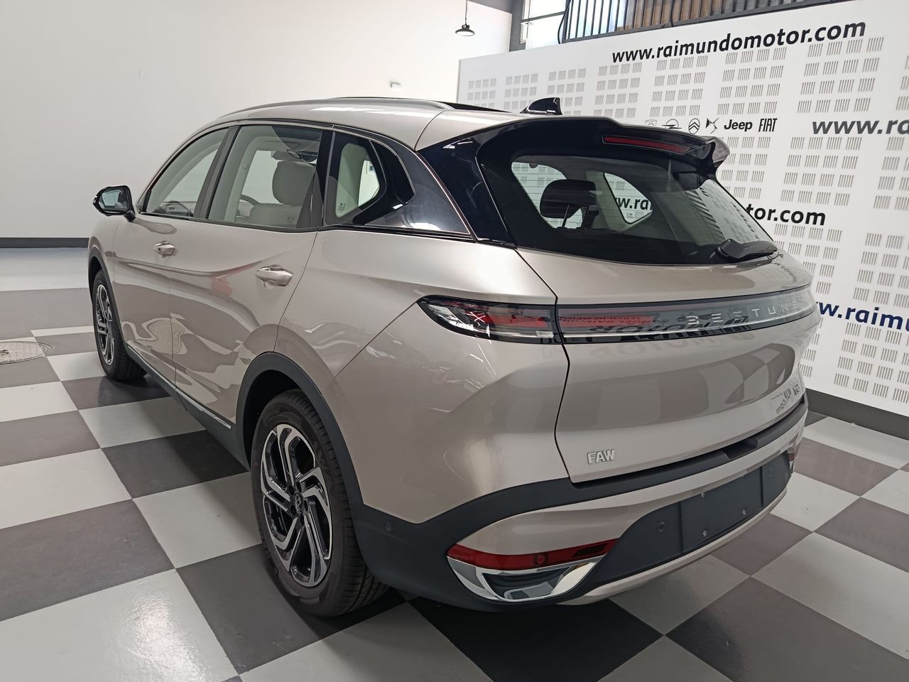 Bestune T90 2.0T  250cv - Foto 2