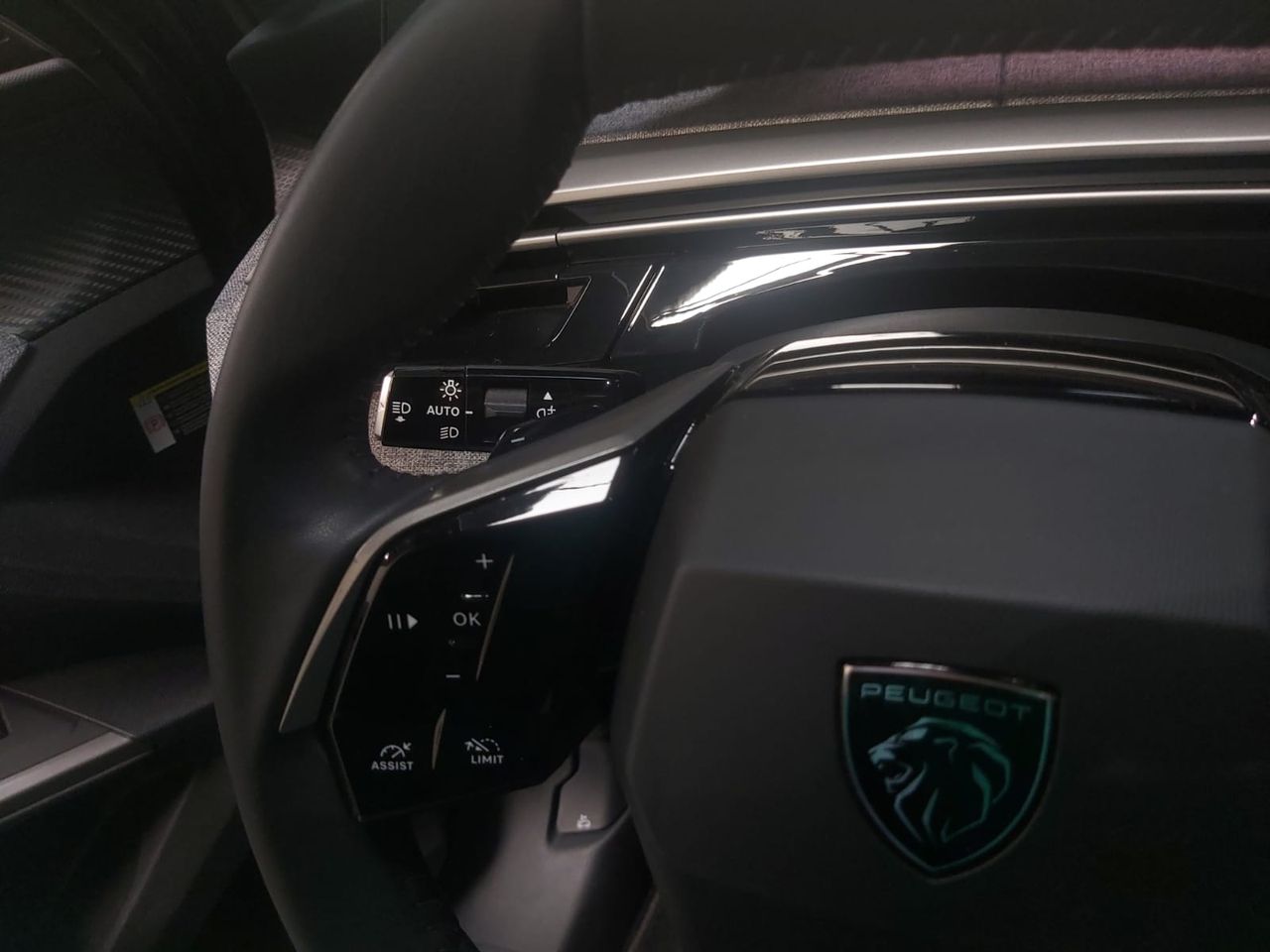 Peugeot 3008 Hybrid 1.2 100KW ALLURE EDCS6 - Foto 2