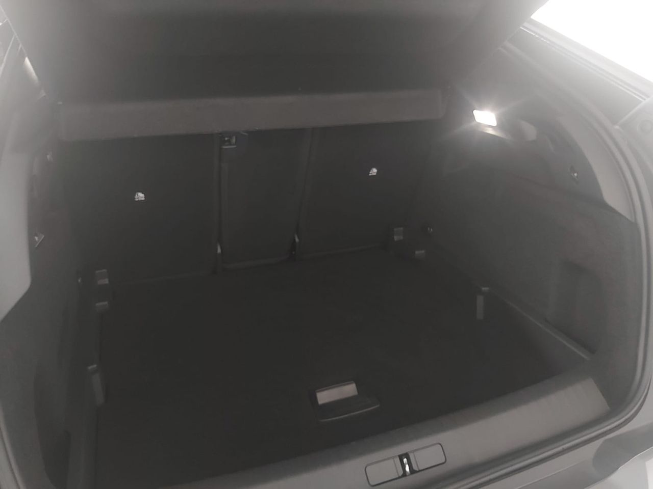 Peugeot 3008 Hybrid 1.2 100KW ALLURE EDCS6 - Foto 2