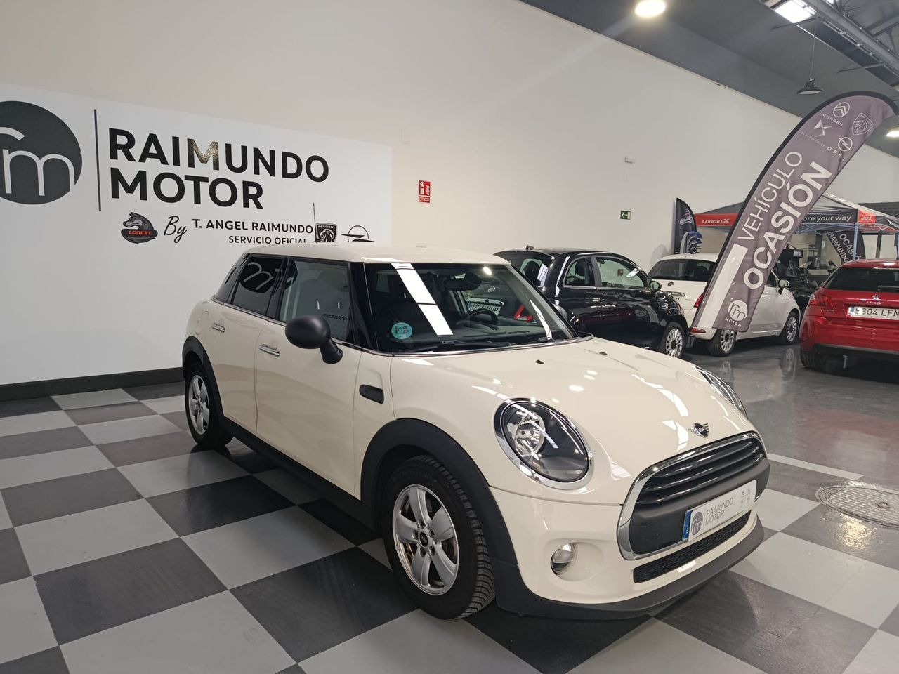 mini one 1.5 102cv foto grande (3)