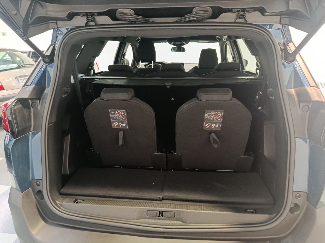 Peugeot 5008 Hybrid 136 e-DCS6 Allure - Foto 2