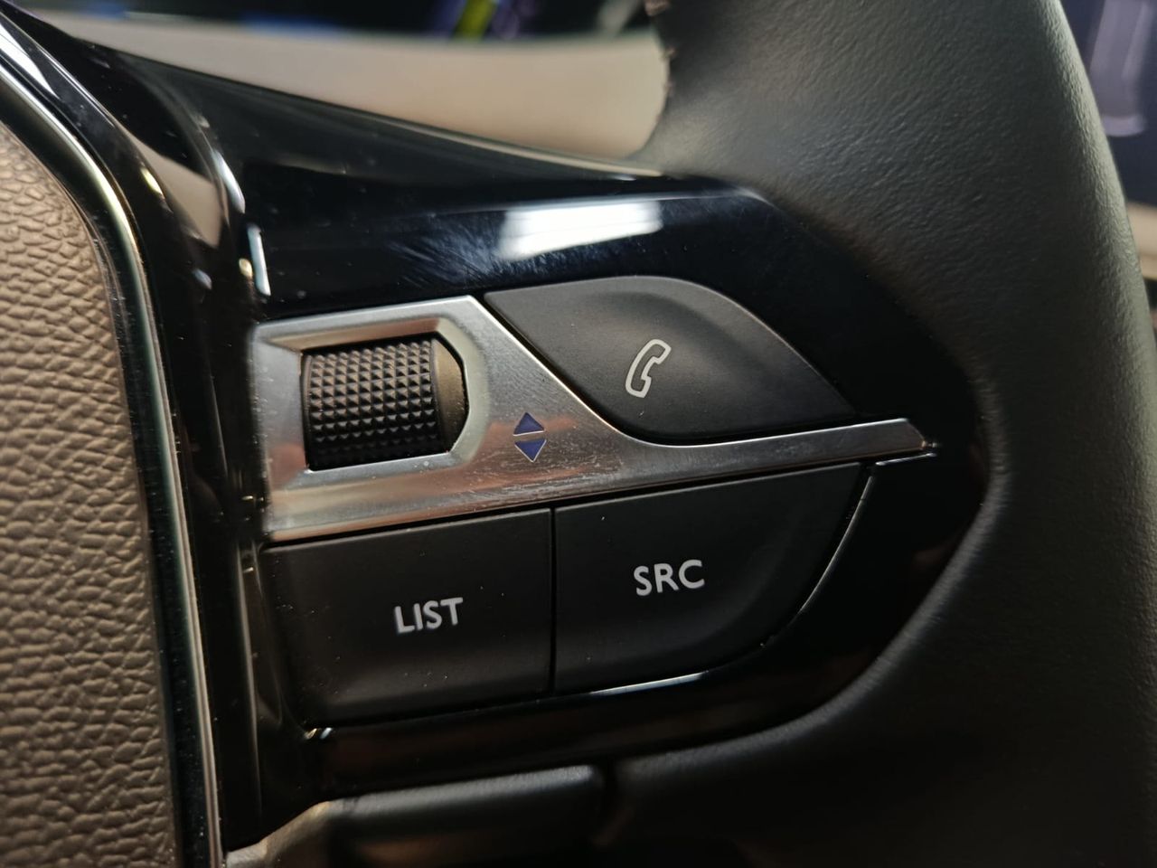 Peugeot 5008 Hybrid 136 e-DCS6 Allure - Foto 2