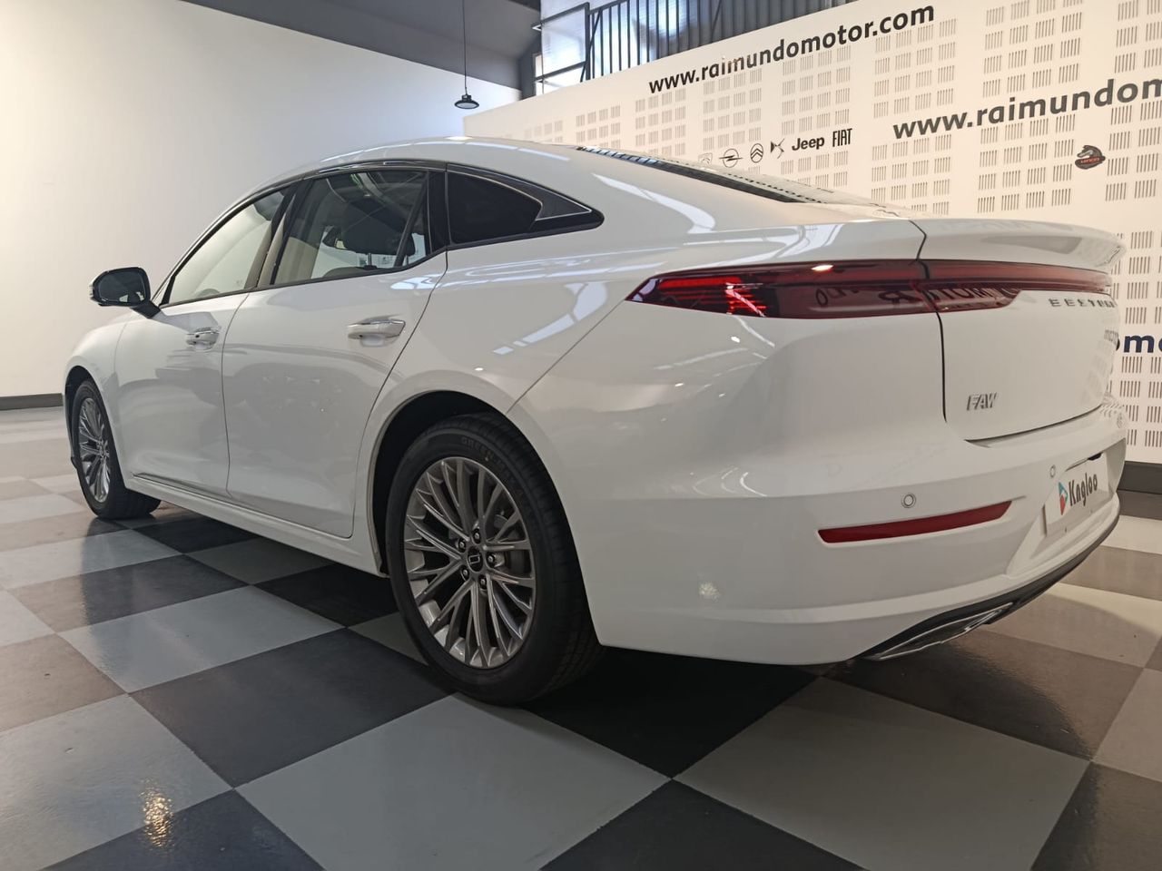 Bestune B70 1.5 165 cv - Foto 2