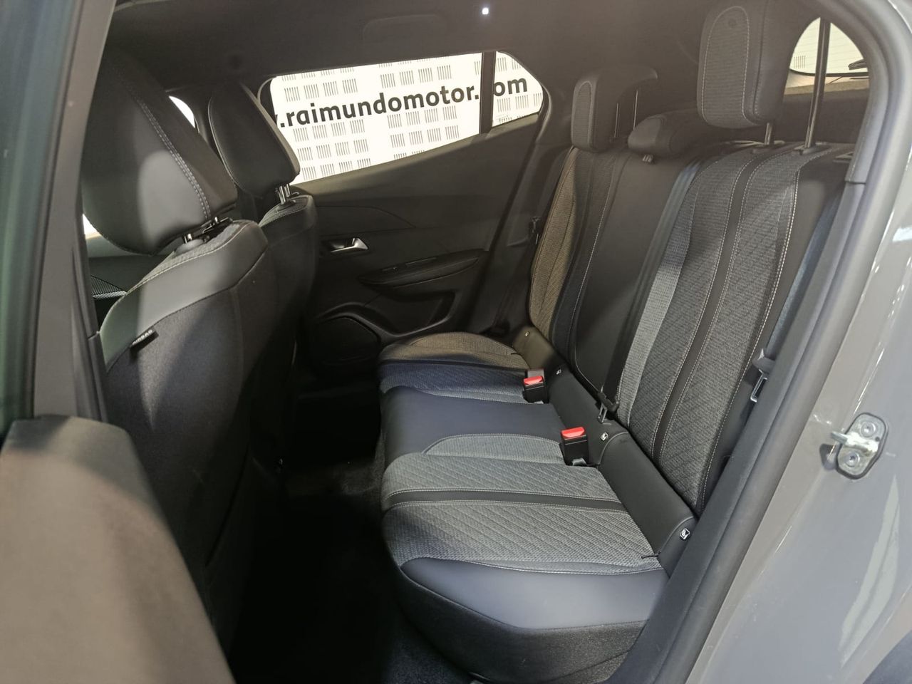 Peugeot 2008 1.2 PURETECH 100CV - Foto 2