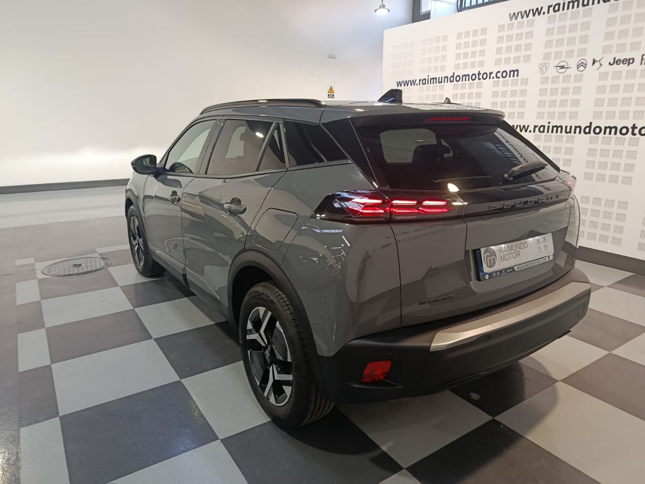 Peugeot 2008 1.2 PURETECH 100CV - Foto 2