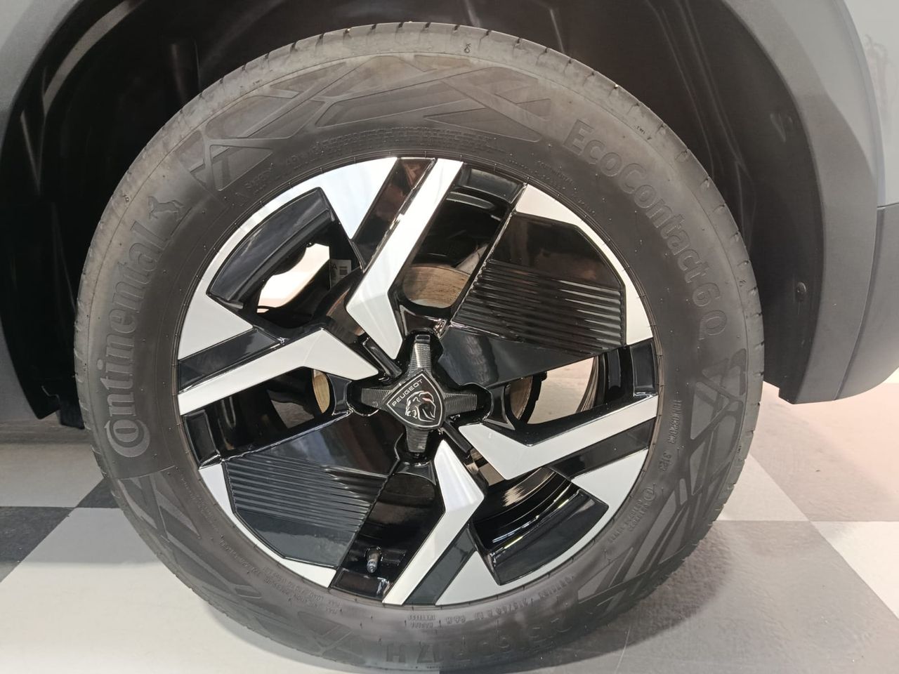 Peugeot 2008 1.2 PURETECH 100CV - Foto 2