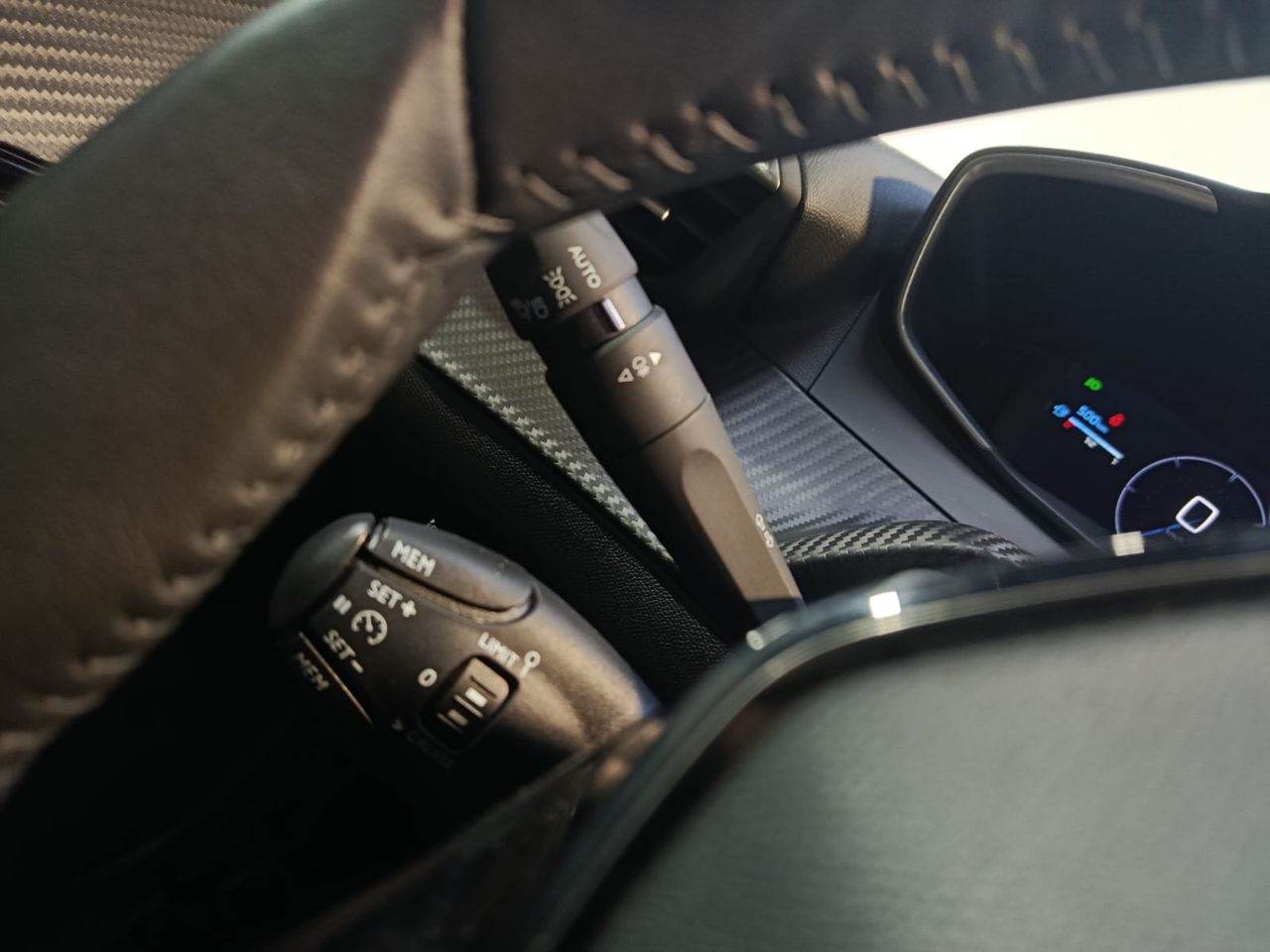 Peugeot 2008 1.2 PURETECH 100CV - Foto 2