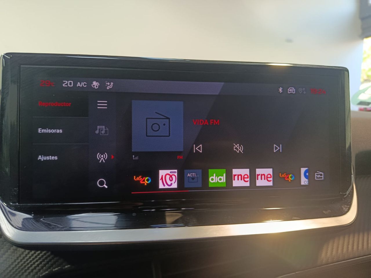 Peugeot 2008 1.2 PURETECH 100CV - Foto 2