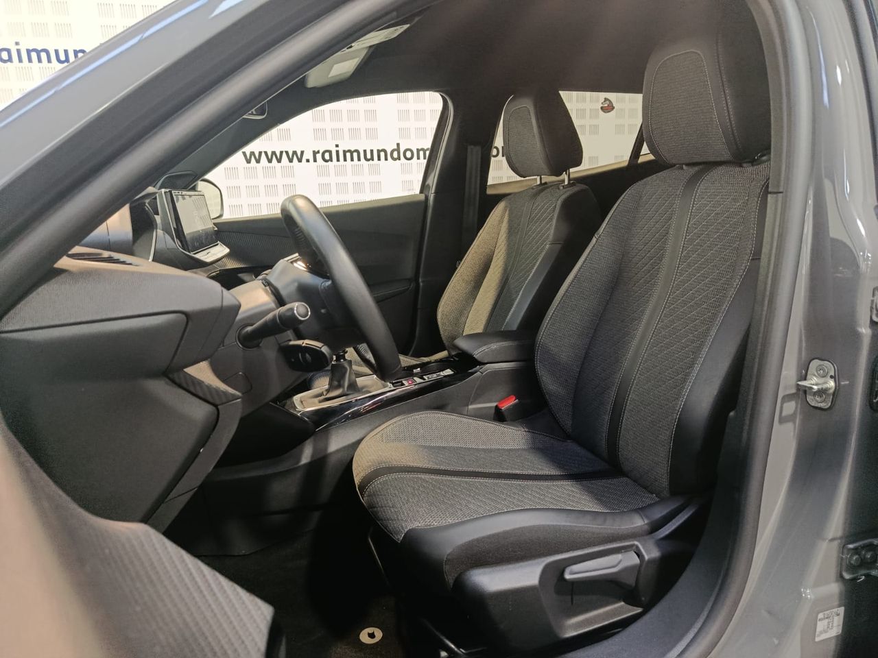 Peugeot 2008 1.2 PURETECH 100CV - Foto 2