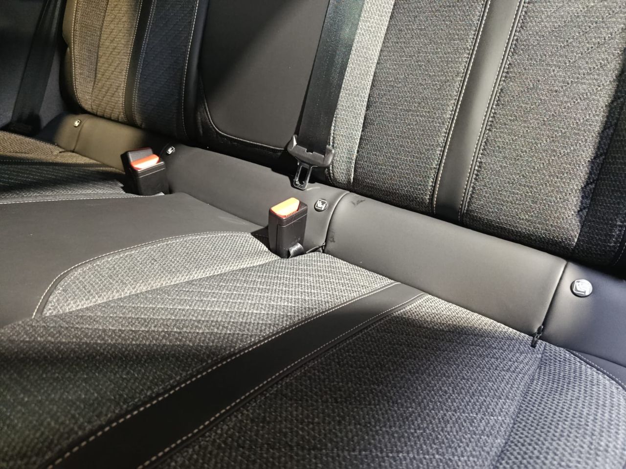 Peugeot 2008 1.2 PURETECH 100CV - Foto 2