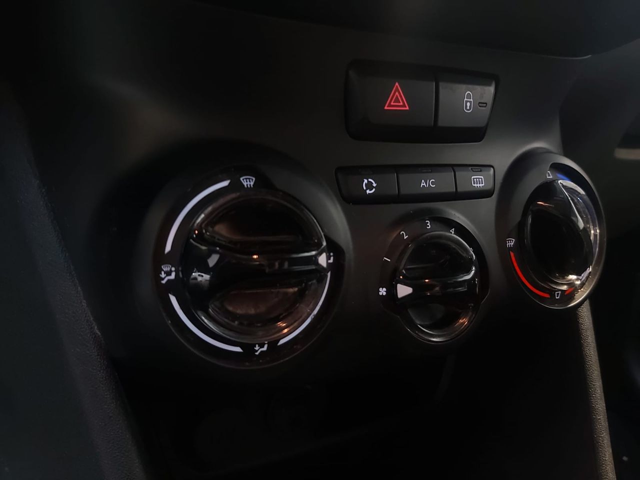 Peugeot 208 3P STYLE 1.2L PURETECH 60KW 82CV - Foto 2