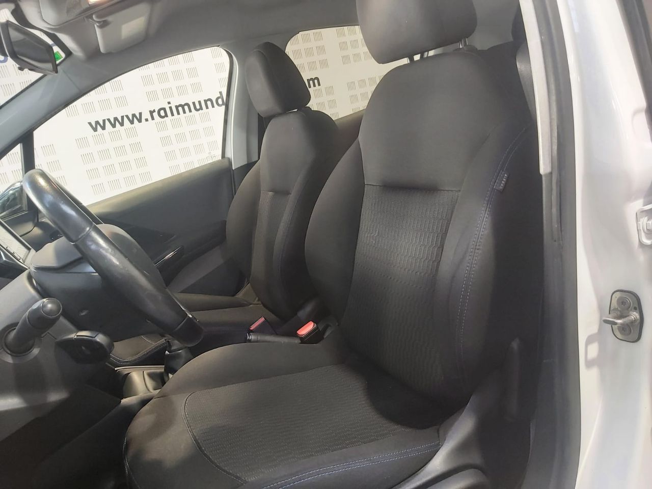 Peugeot 208 3P STYLE 1.2L PURETECH 60KW 82CV - Foto 2