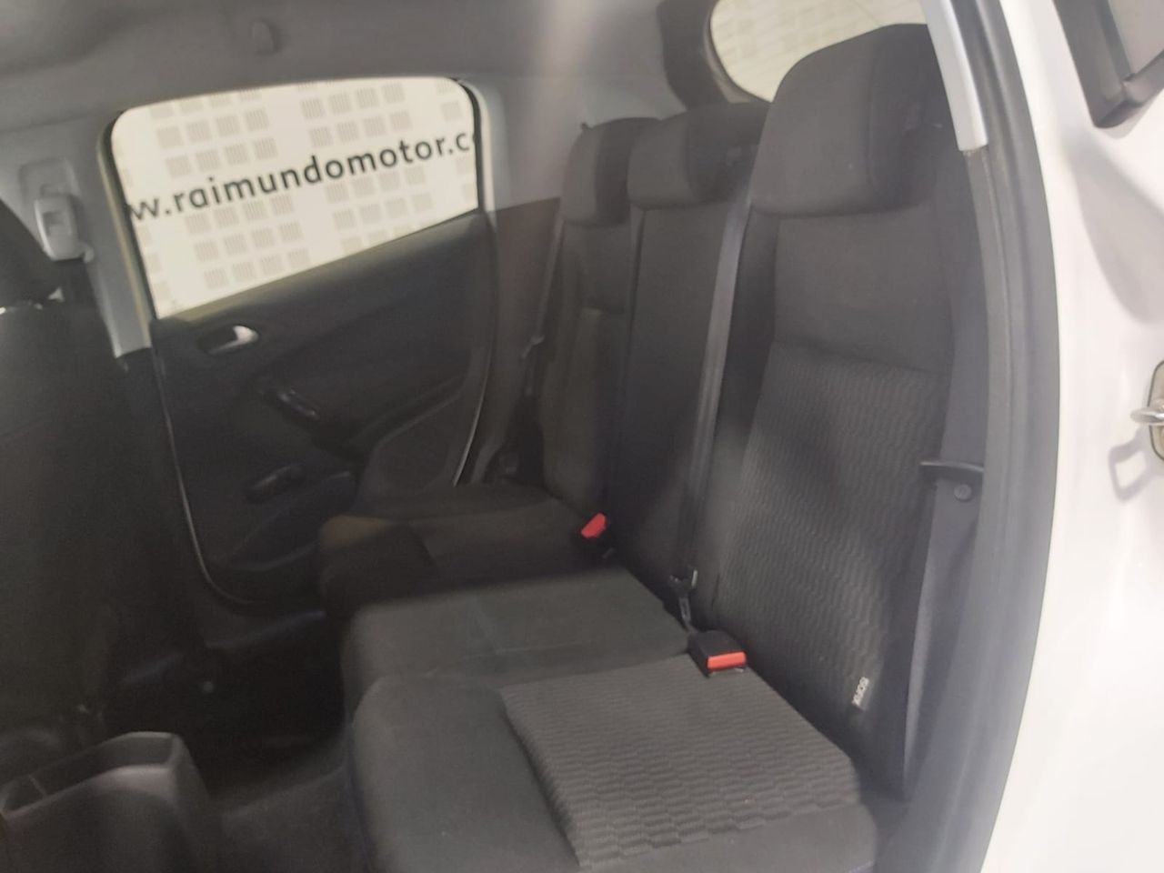 Peugeot 208 3P STYLE 1.2L PURETECH 60KW 82CV - Foto 2