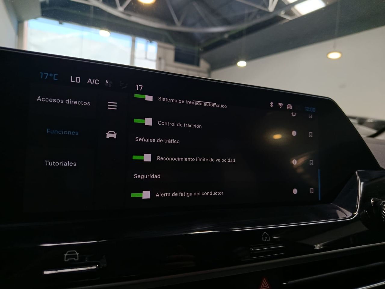 Citroën C4 PureTech 130 EAT8 Plus - Foto 2