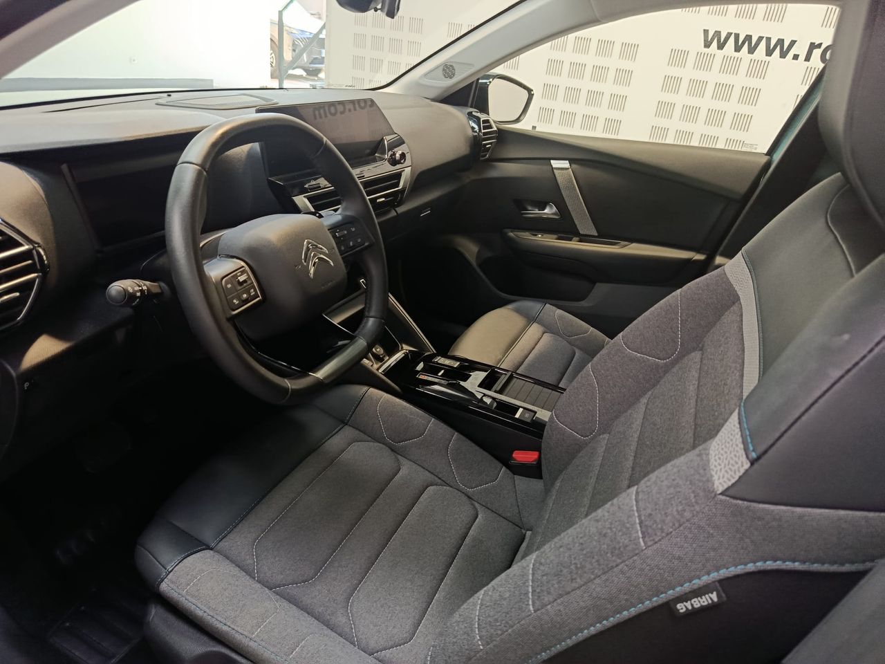 Citroën C4 PureTech 130 EAT8 Plus - Foto 2