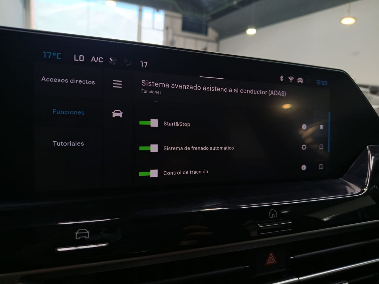 Citroën C4 PureTech 130 EAT8 Plus - Foto 2