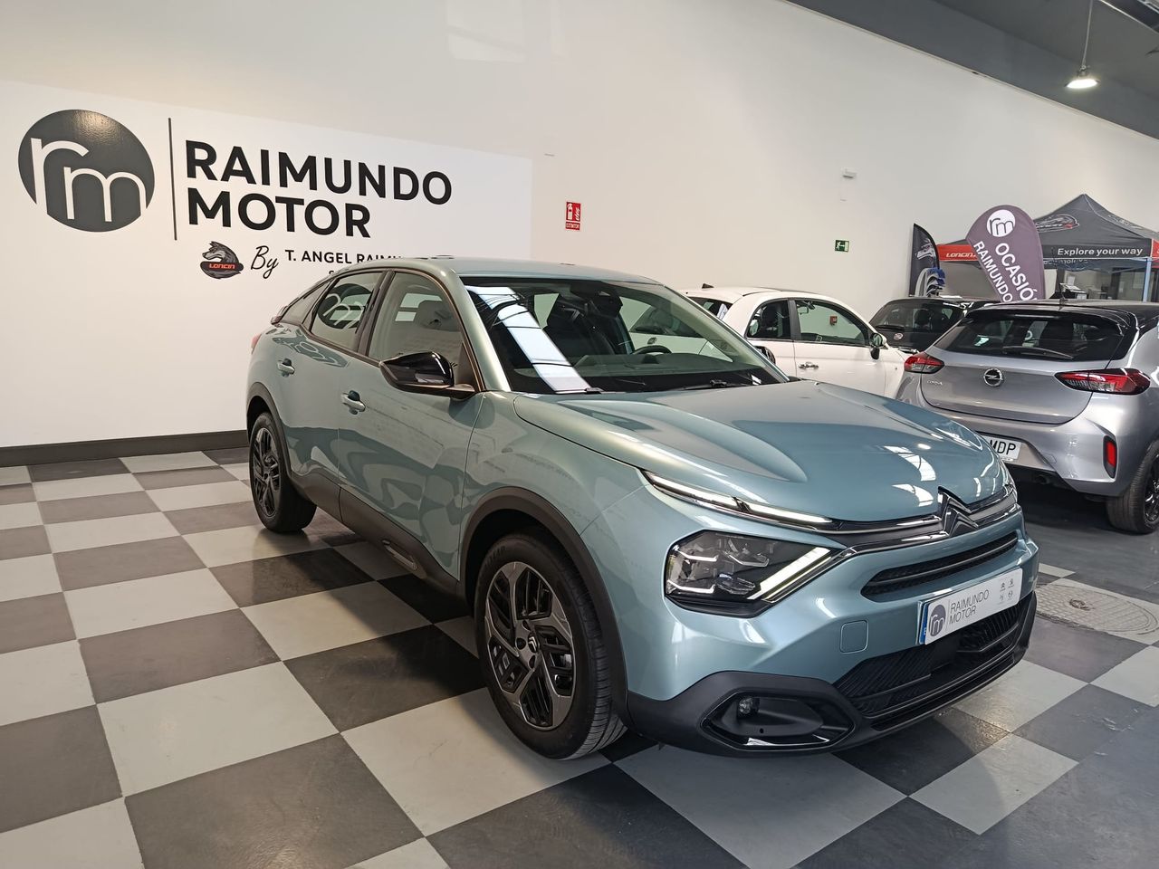 Citroën C4 PureTech 130 EAT8 Plus - Foto 2