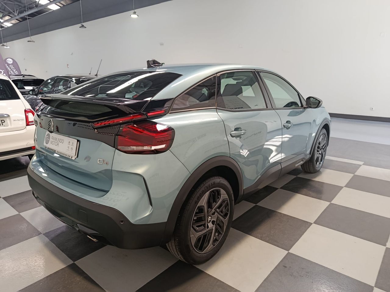 Citroën C4 PureTech 130 EAT8 Plus - Foto 2
