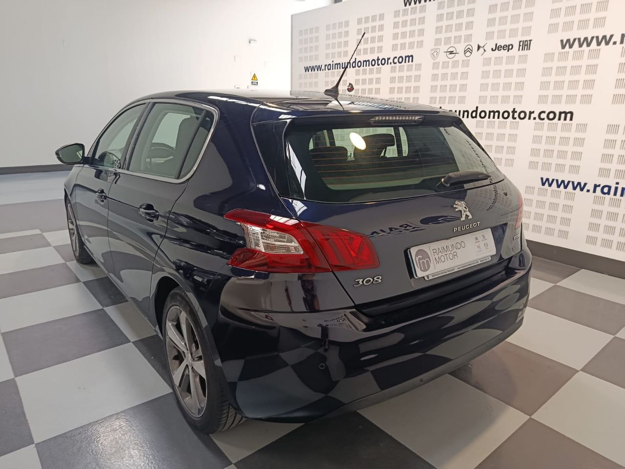Peugeot 308 5p Active 1.2 PureTech 130 S&S - Foto 2
