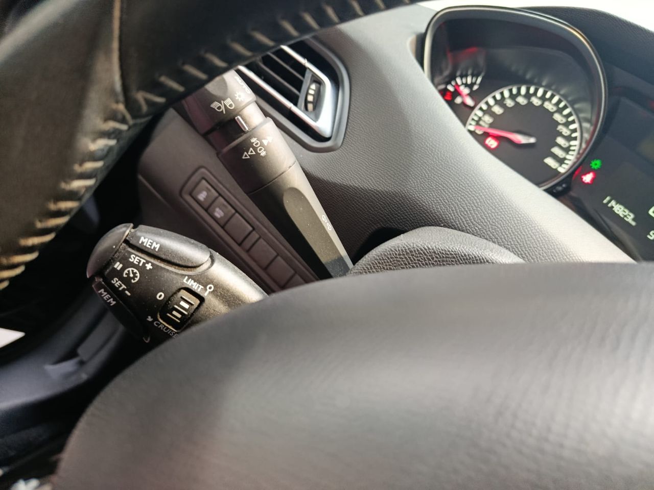 Peugeot 308 5p Active 1.2 PureTech 130 S&S - Foto 2