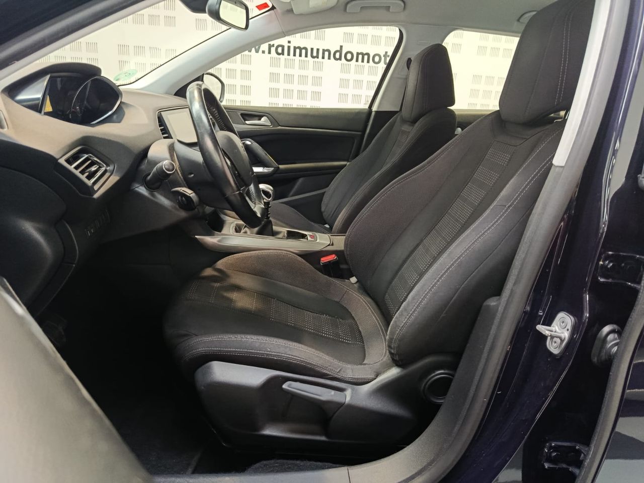 Peugeot 308 5p Active 1.2 PureTech 130 S&S - Foto 2