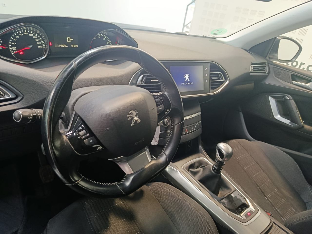 Peugeot 308 5p Active 1.2 PureTech 130 S&S - Foto 2