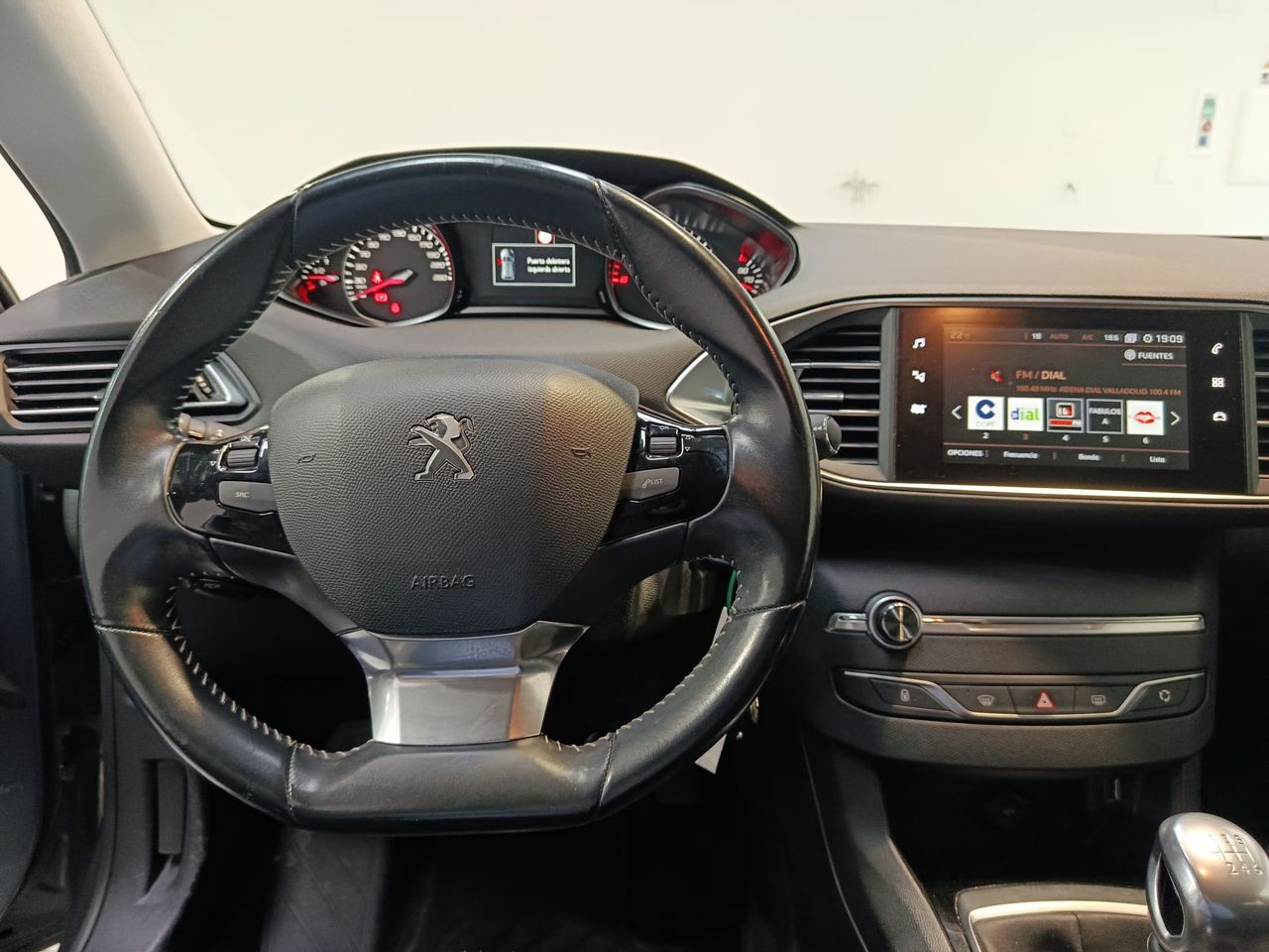Peugeot 308 5p Allure 1.5 BlueHDi 130 S&S - Foto 2
