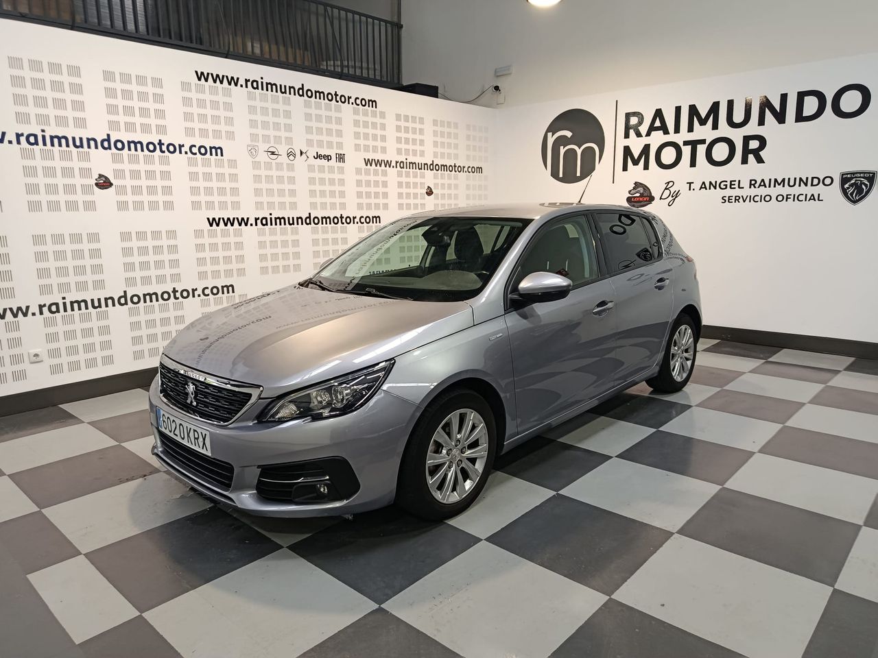 Peugeot 308 5p Allure 1.5 BlueHDi 130 S&S - Foto 2