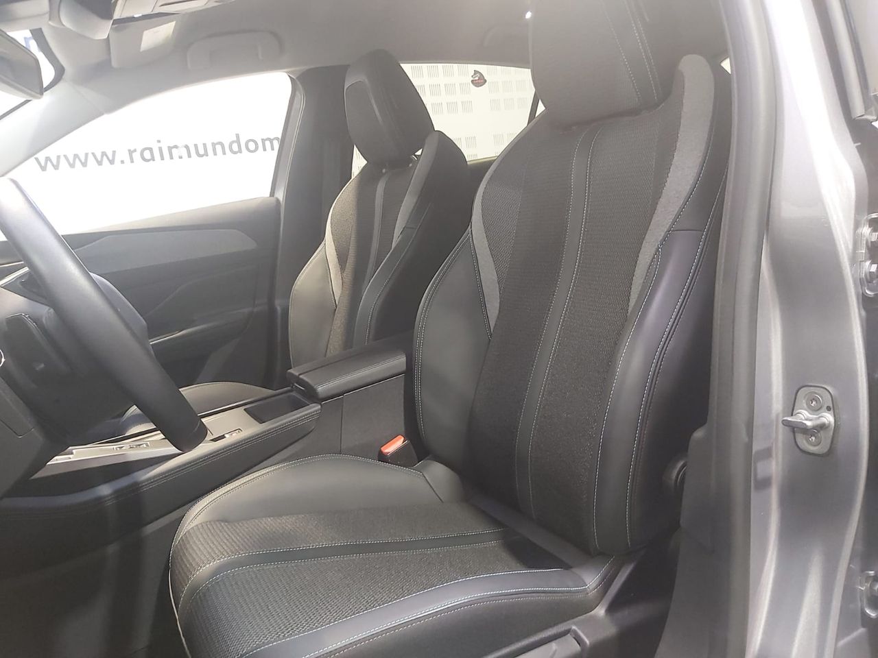 Peugeot 308 5p Allure Pack BlueHDi 130 - Foto 2