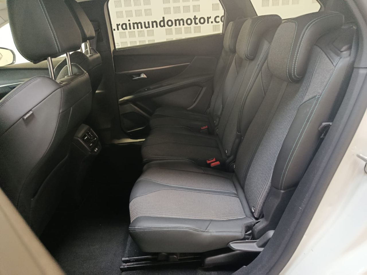 Peugeot 5008 Allure Pack BlueHDi 130 EAT8 - Foto 2