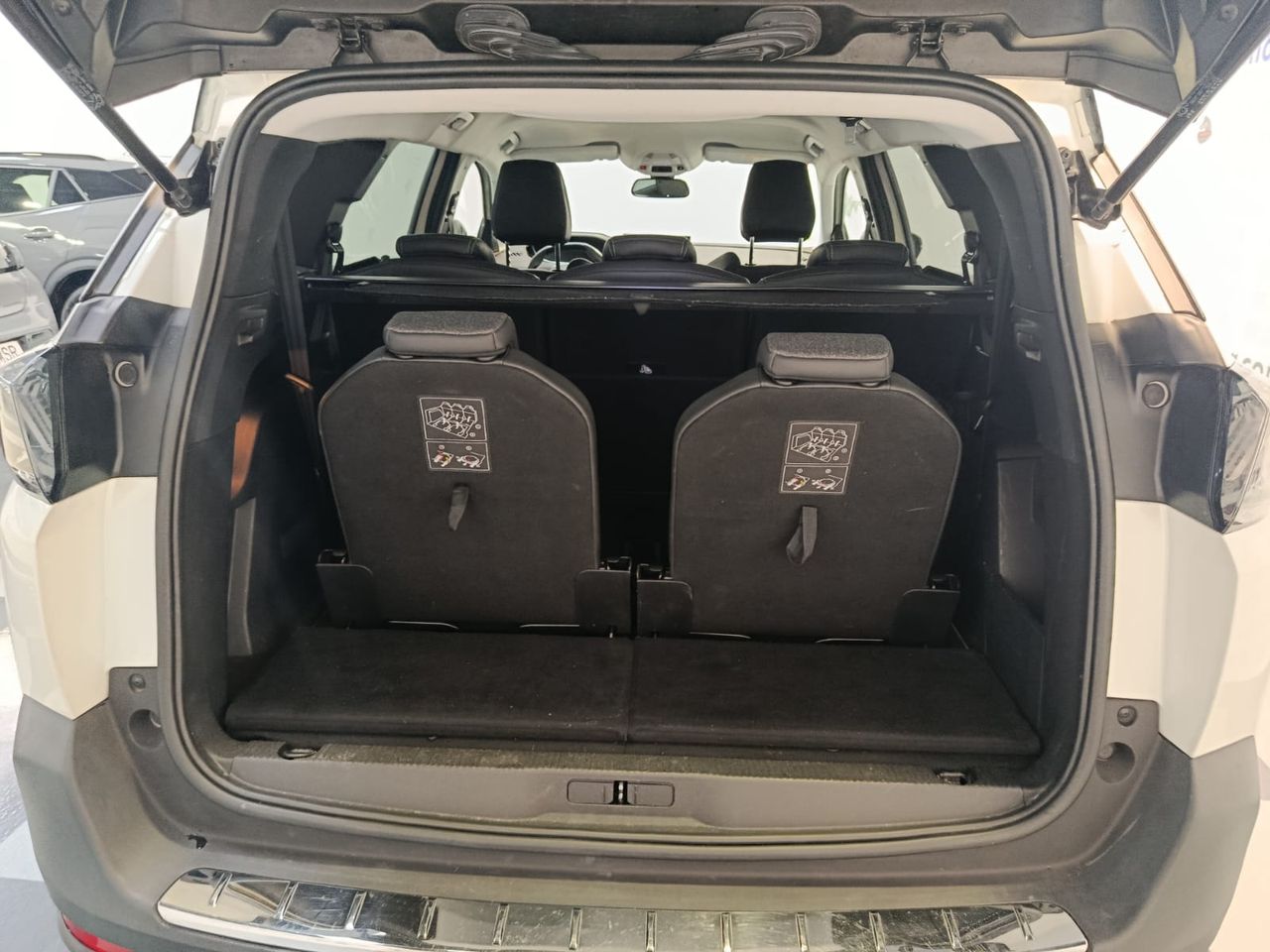 Peugeot 5008 Allure Pack BlueHDi 130 EAT8 - Foto 2