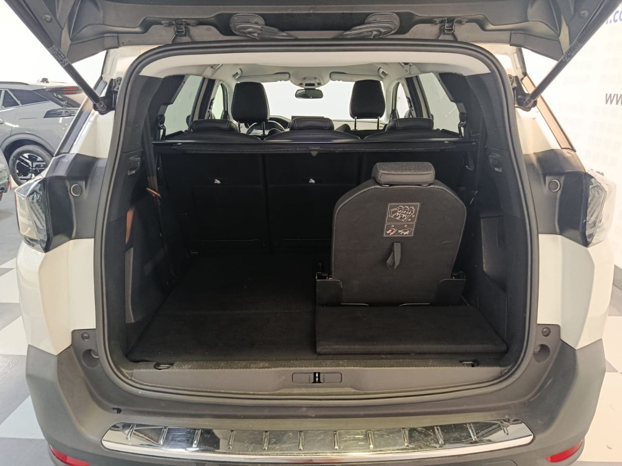 Peugeot 5008 Allure Pack BlueHDi 130 EAT8 - Foto 2
