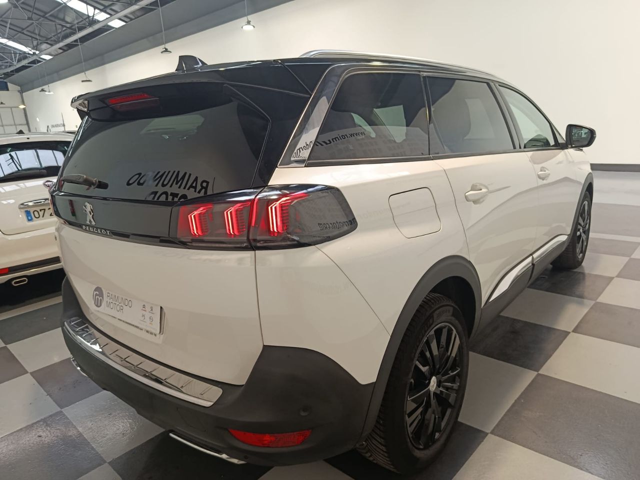 Peugeot 5008 Allure Pack BlueHDi 130 EAT8 - Foto 2