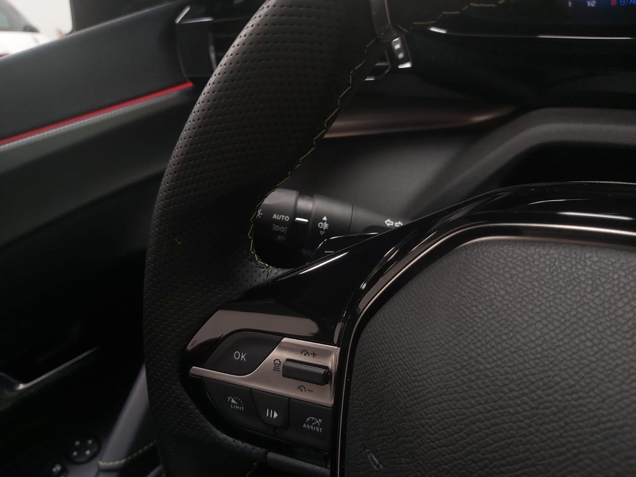 Peugeot 308 GT HYBRIDO ENCHUFABLE 180 1.6 5P - Foto 2