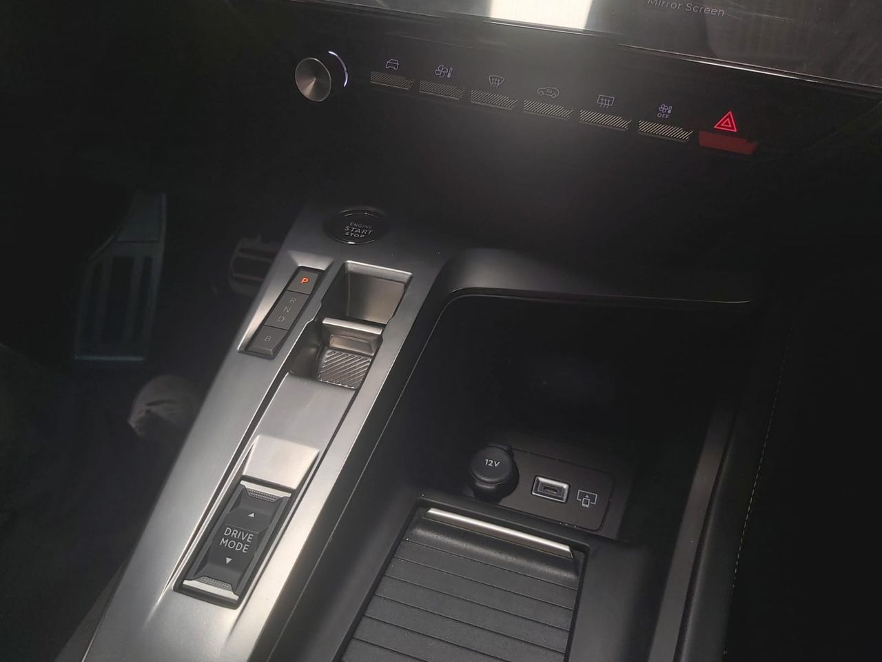 Peugeot 308 GT HYBRIDO ENCHUFABLE 180 1.6 5P - Foto 2