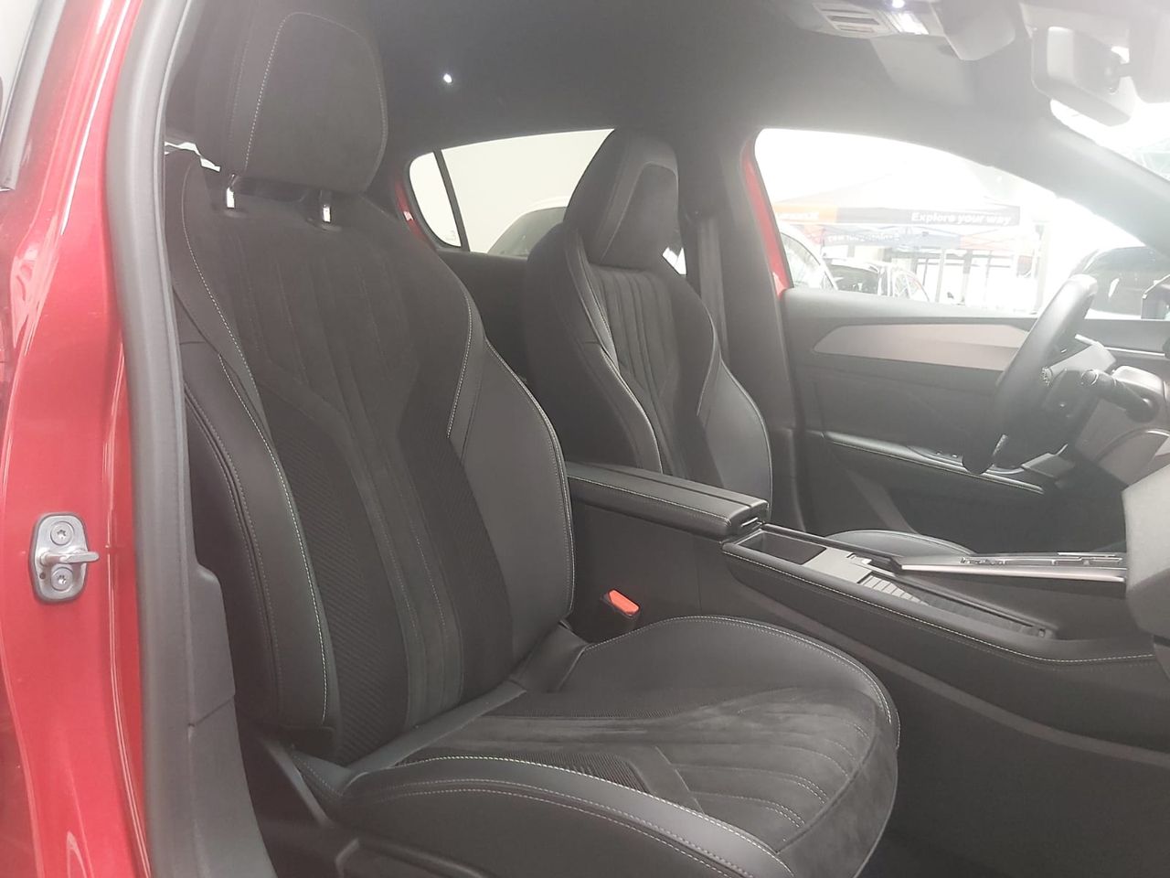 Peugeot 308 GT HYBRIDO ENCHUFABLE 180 1.6 5P - Foto 2