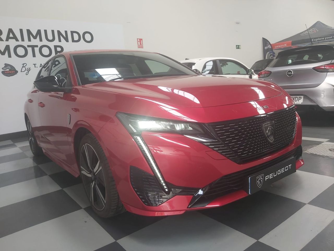 Peugeot 308 GT HYBRIDO ENCHUFABLE 180 1.6 5P - Foto 2