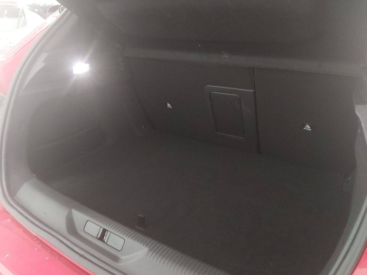 Peugeot 308 GT HYBRIDO ENCHUFABLE 180 1.6 5P - Foto 2