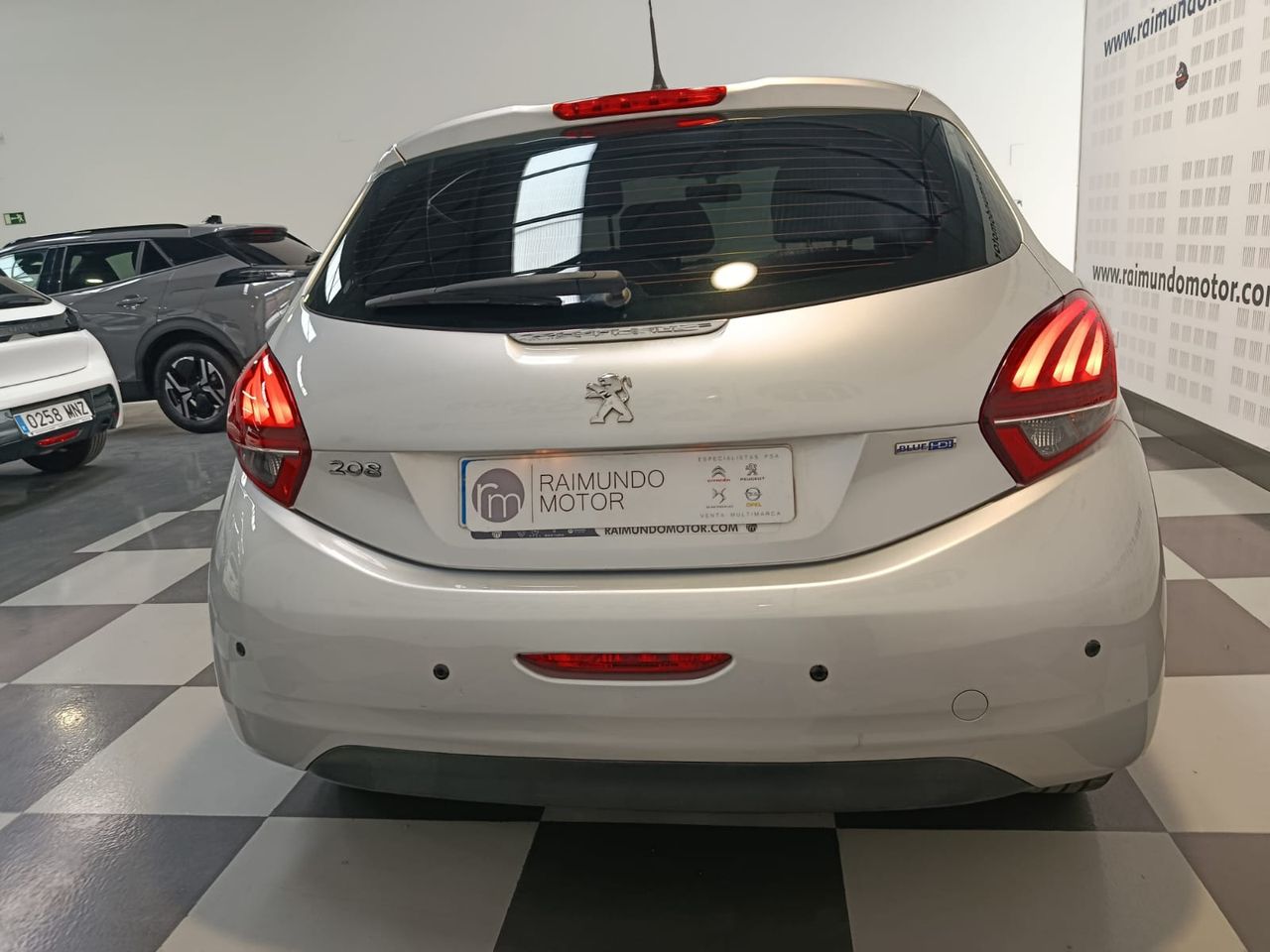 Peugeot 208 BLUEHDI 100CV 1.5 - Foto 2