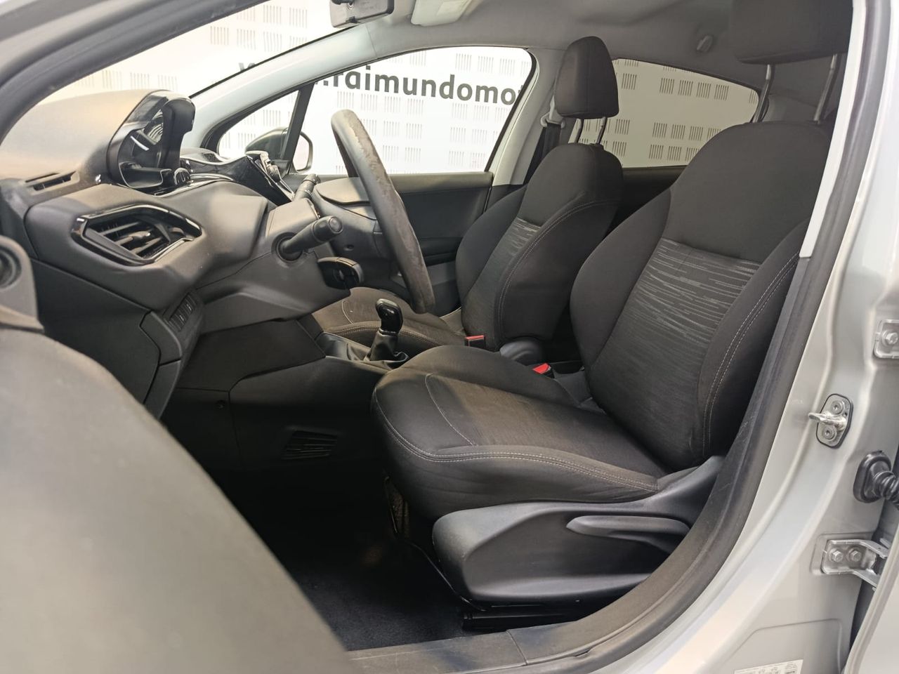 Peugeot 208 BLUEHDI 100CV 1.5 - Foto 2