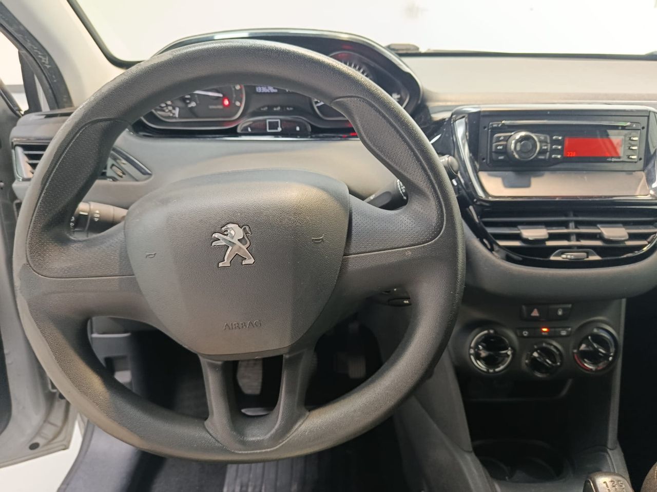 Peugeot 208 BLUEHDI 100CV 1.5 - Foto 2