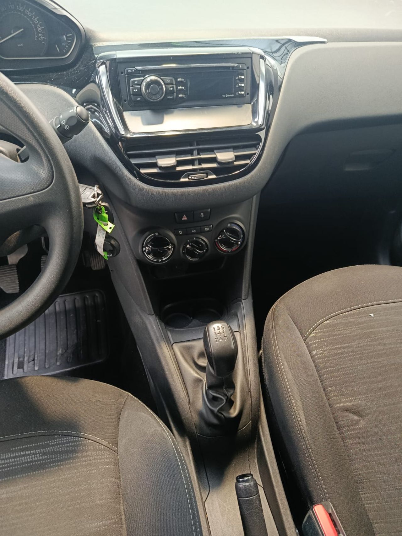 Peugeot 208 BLUEHDI 100CV 1.5 - Foto 2