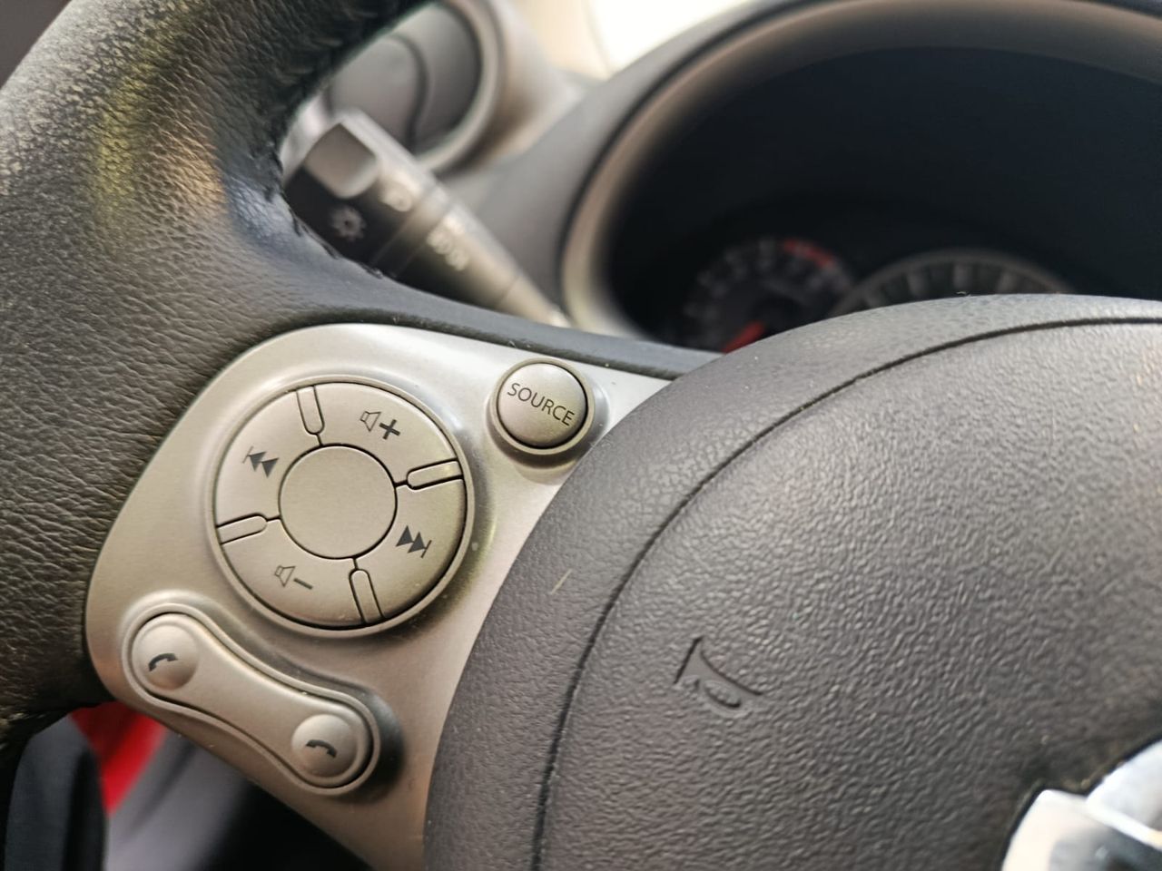 Nissan Micra 1.2 80CV - Foto 2