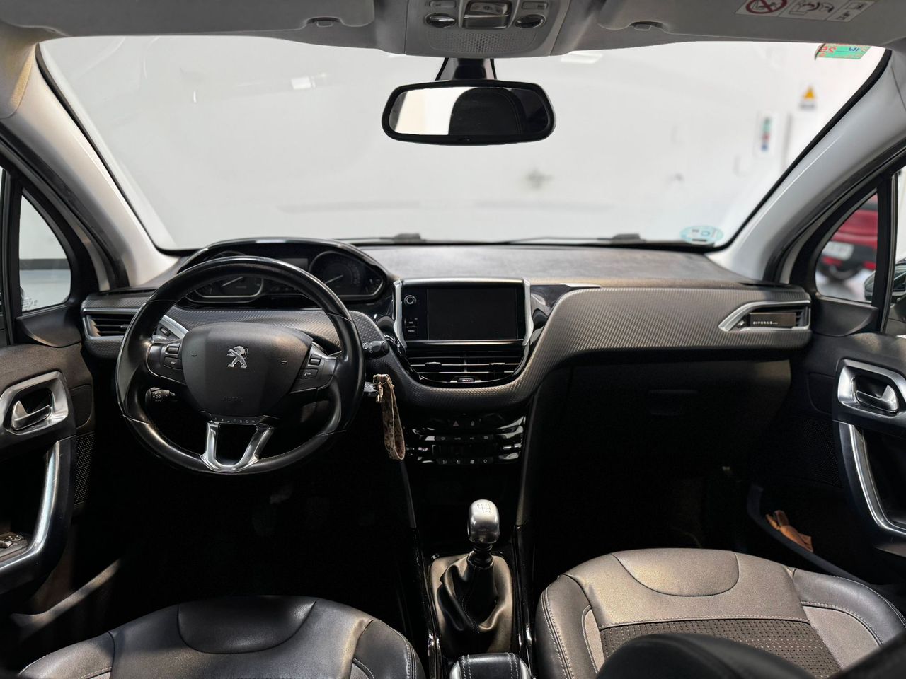 Peugeot 2008 Allure 1.6 BlueHDi 120 - Foto 2
