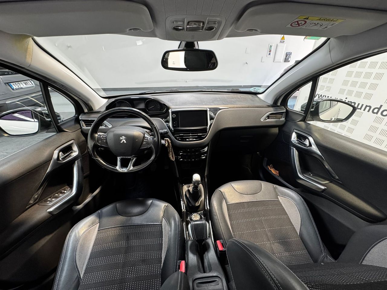 Peugeot 2008 Allure 1.6 BlueHDi 120 - Foto 2