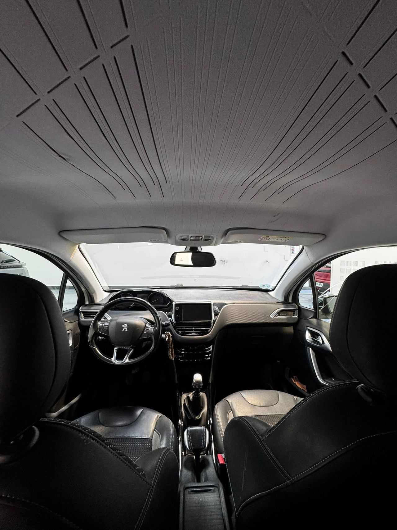 Peugeot 2008 Allure 1.6 BlueHDi 120 - Foto 2