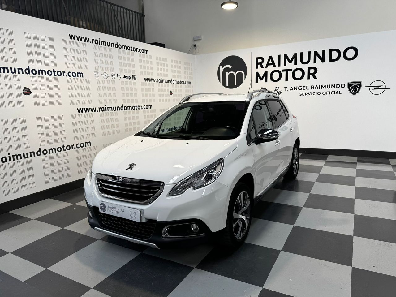 Peugeot 2008 Allure 1.6 BlueHDi 120 - Foto 2